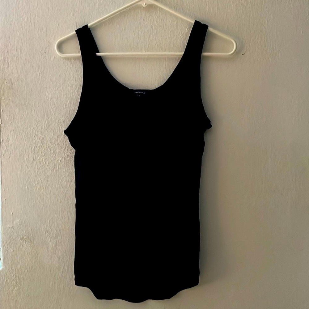 Black top sleeveless size small 95% rayon 5%spandex